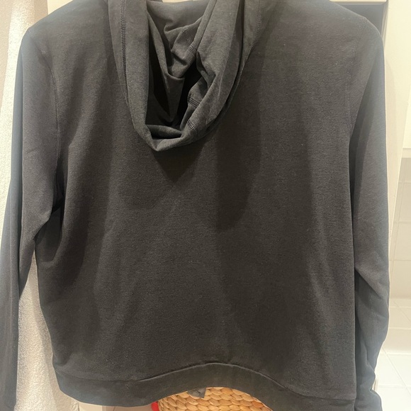 VUORI  HALO ESSENTIAL HODDIE IN BLACK HEATHER SIZE M - Picture 3 of 6